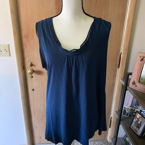 XL sleeveless navy blue blouse by Gap.